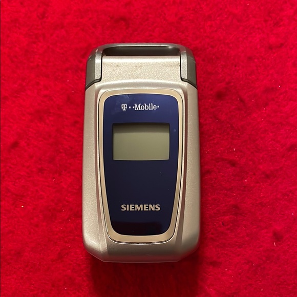 Very Rare T-Mobile Siemens Flip Phone CF62T-Collector’s Item - Picture 1 of 6